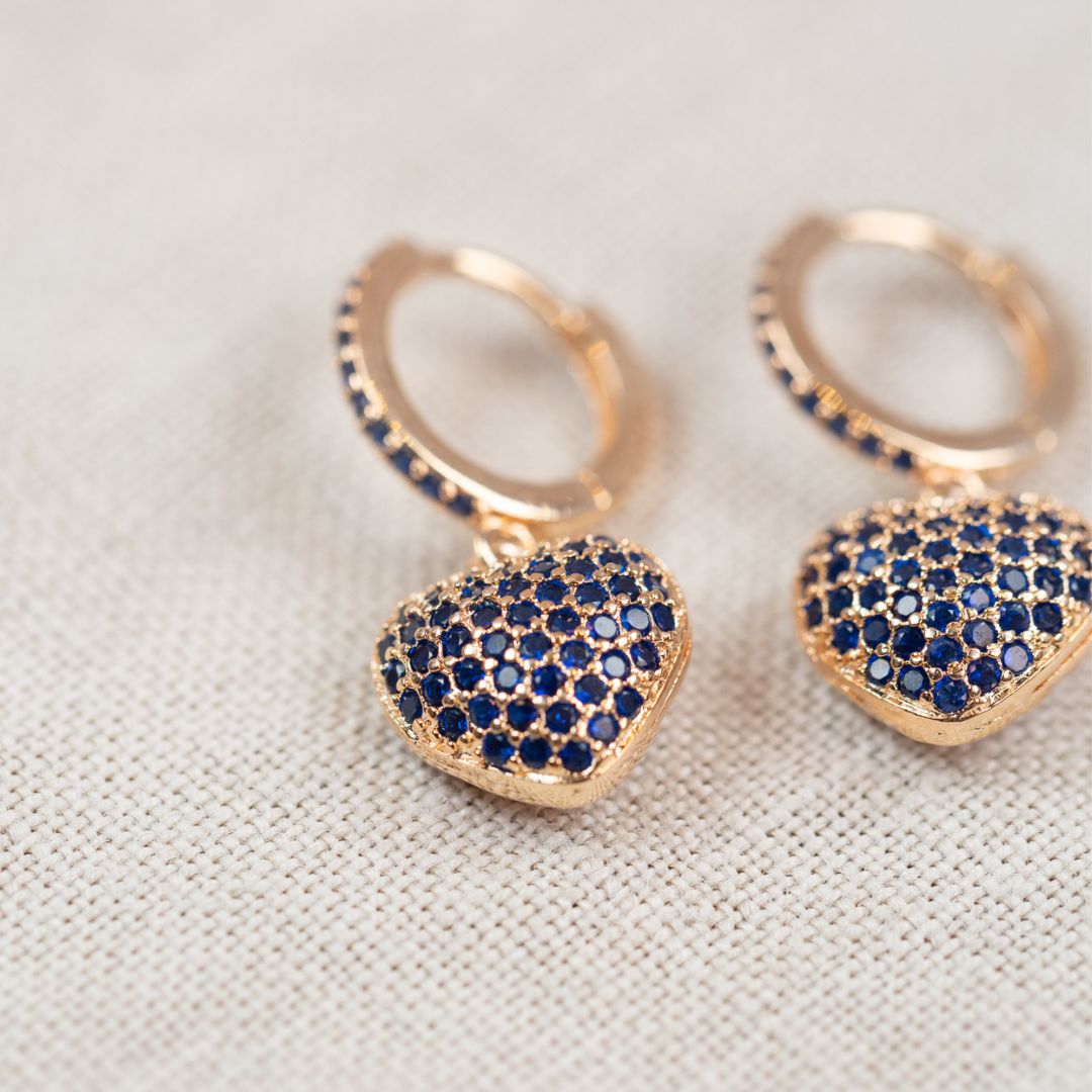 Blue sparkle heart huggies