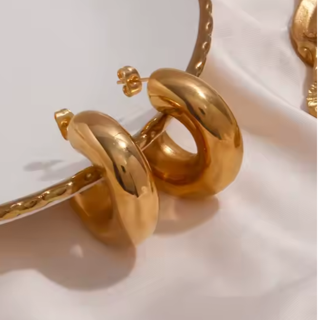 Gold statement maxi hoops