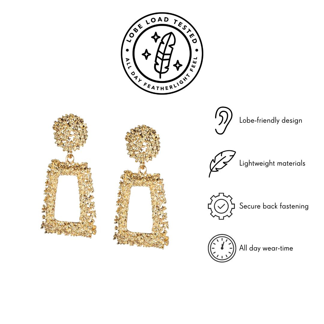 Gold maxi pendant dangles