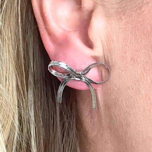 Silver bow studs