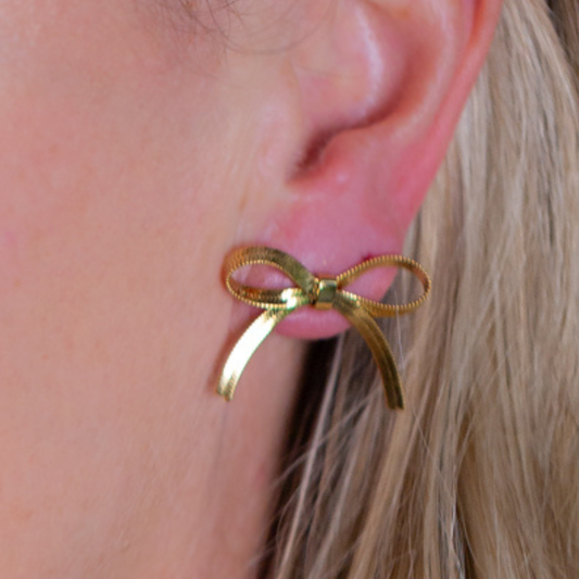 Gold bow studs
