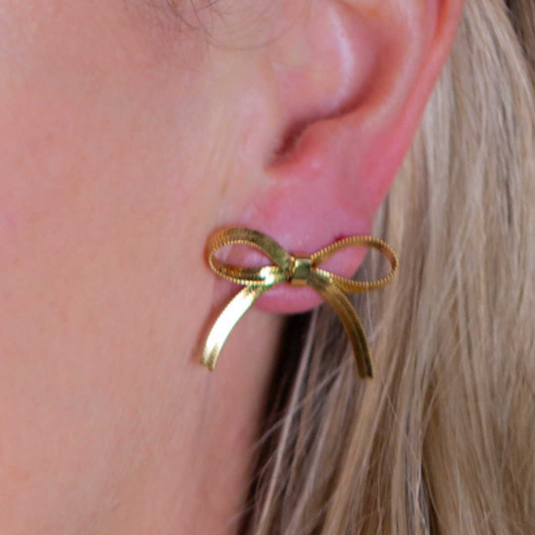 Gold bow studs