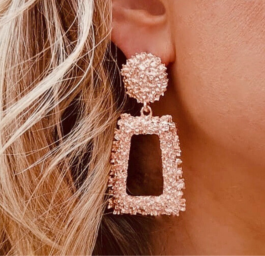 Rose gold maxi pendant dangles